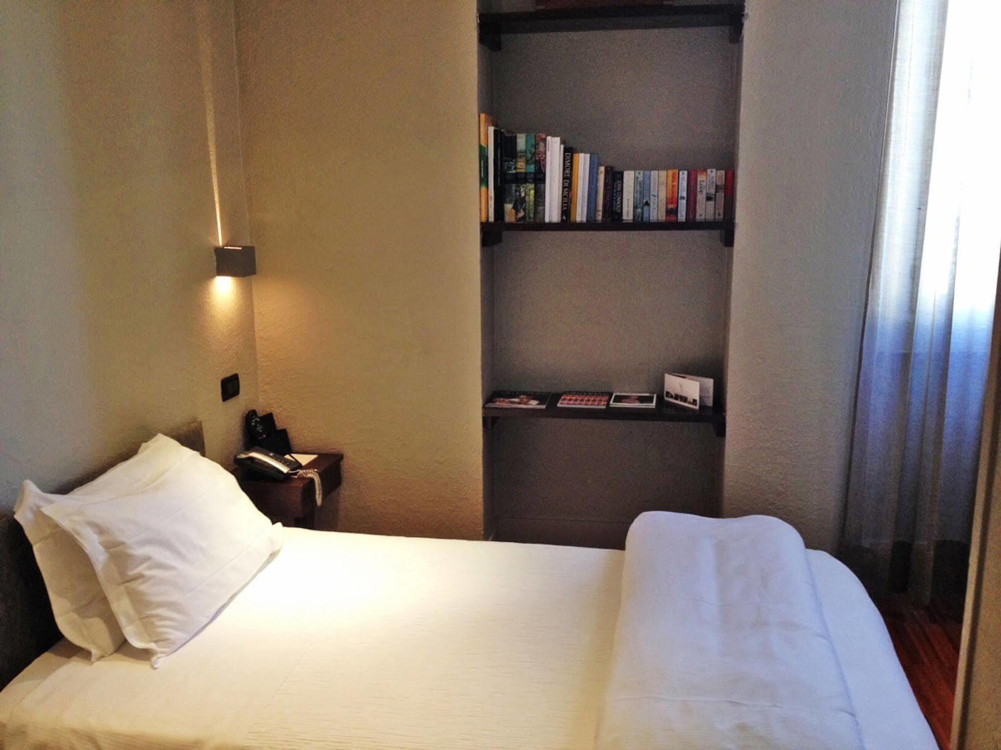 Townhouse 12 Hotel Milano Eksteriør billede